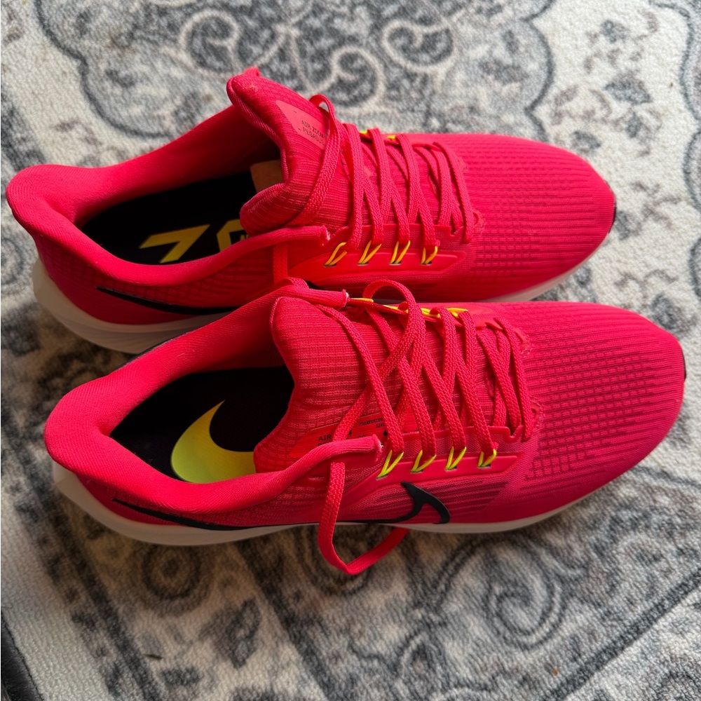 Nike Air Zoom Pegasus 39 Men’s Siren Red Colorway NEW
